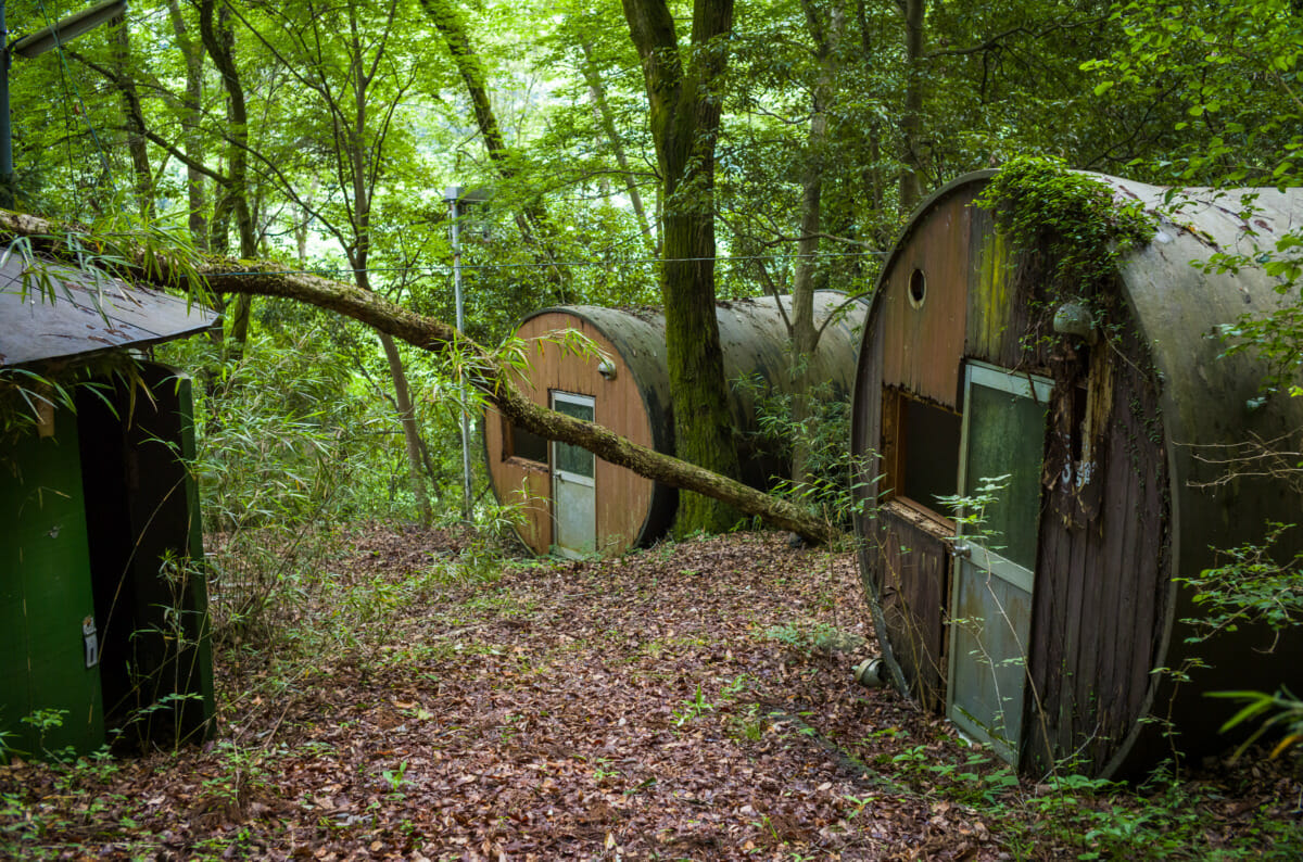 abandoned cabins in the Japanese countryside