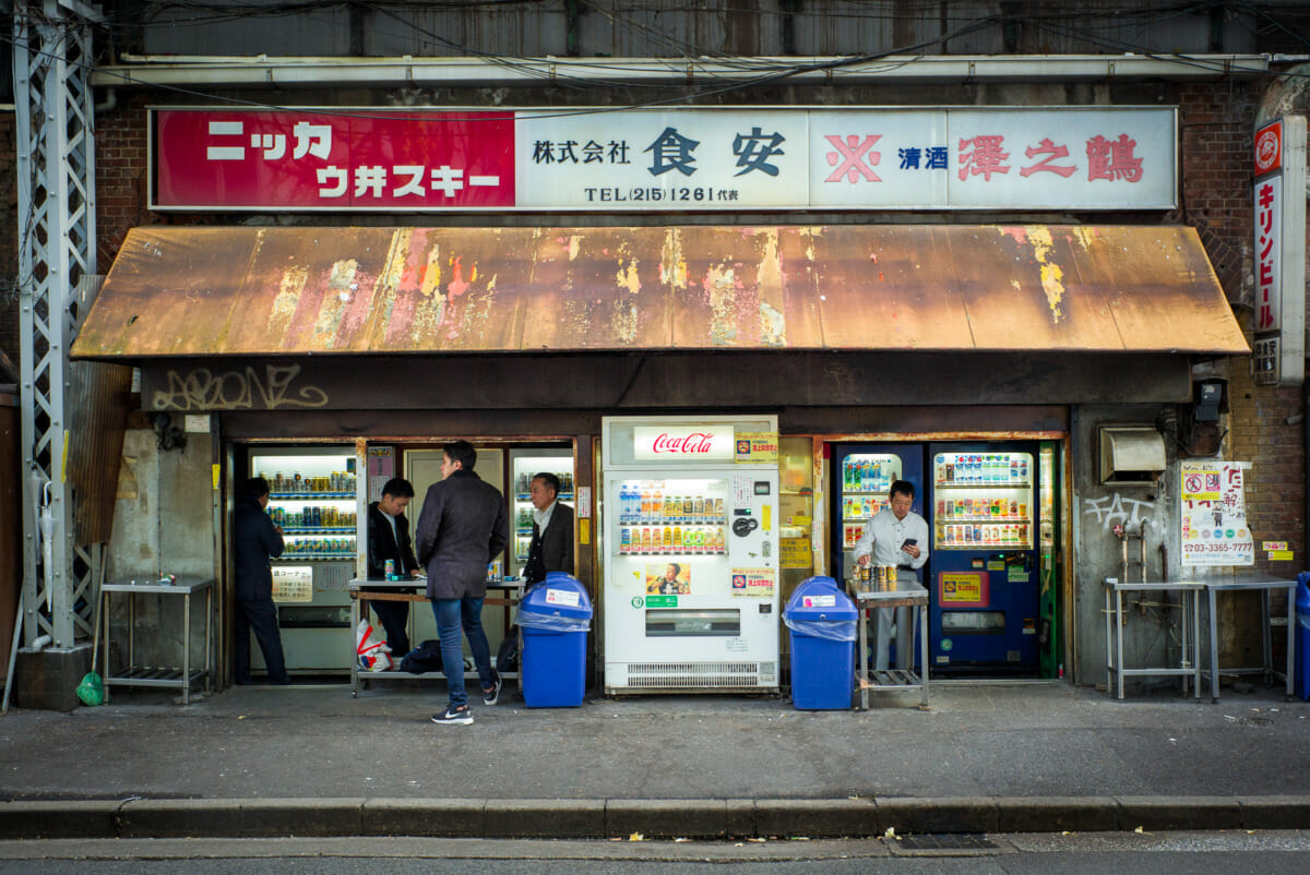 Tokyo photos from the fairly recent past that feel far older