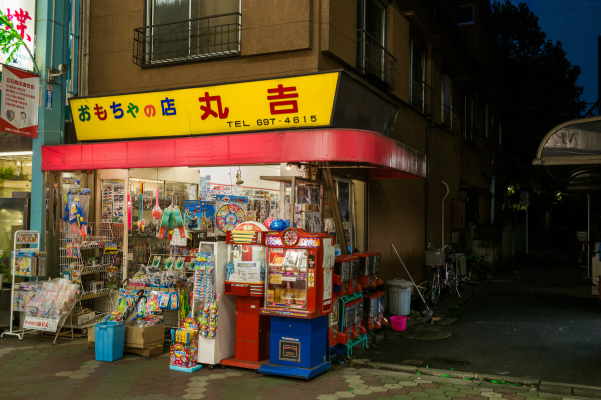 old Japanese shops at night