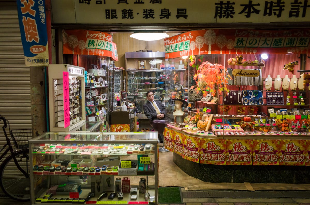 Japanese shops of the past still surviving in the present