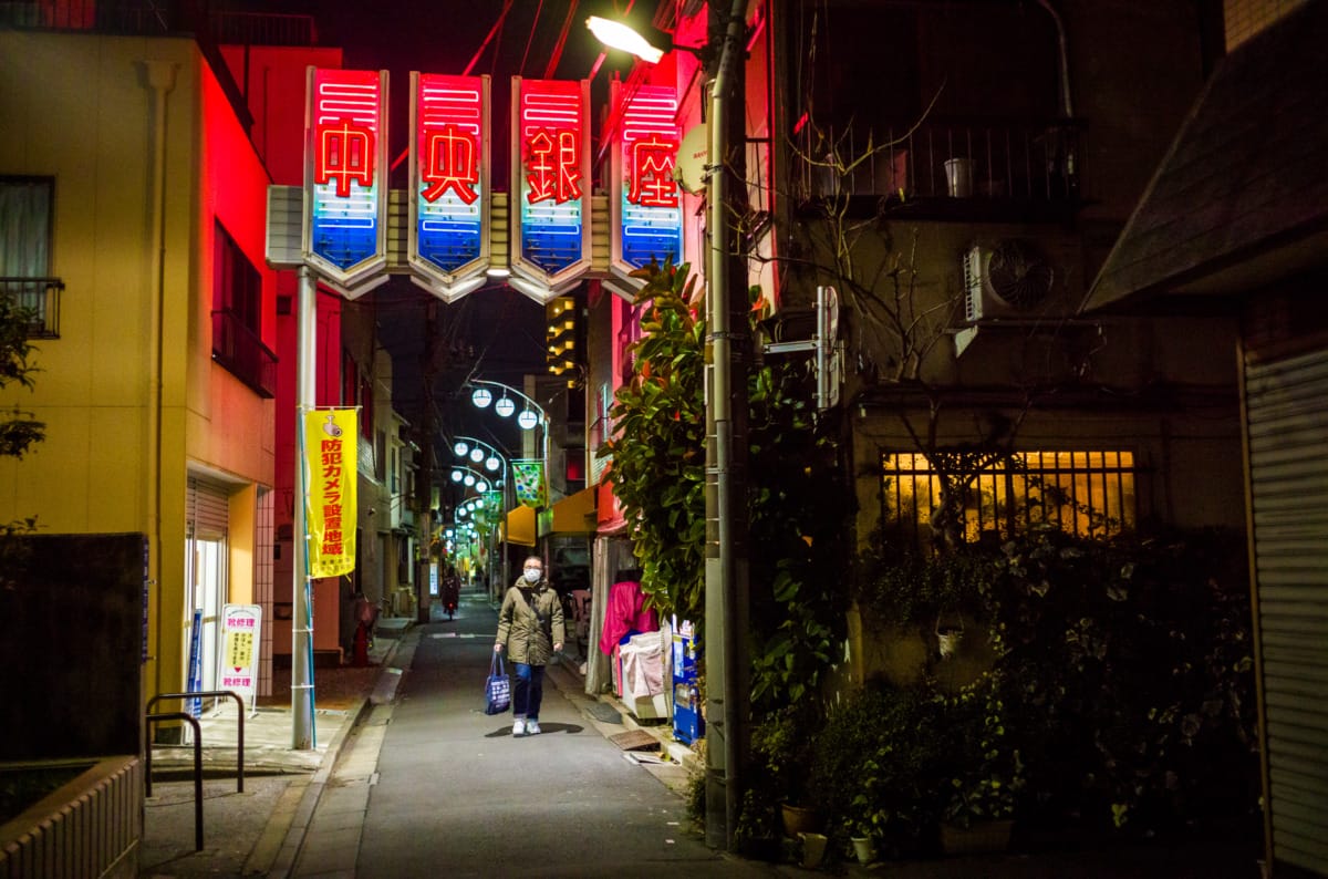 neon tokyo shopping street