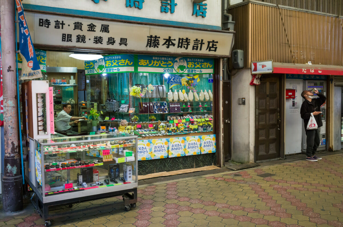 the incredible old covered shopping streets of Osaka