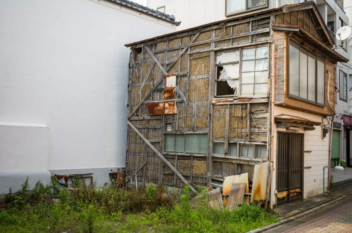 Quiet scenes from a dated Japanese fishing town