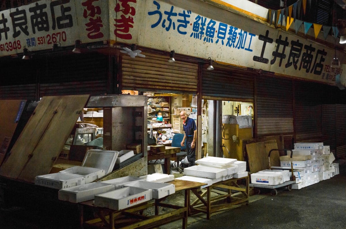 The colours and quiet moments of a traditional Japanese market