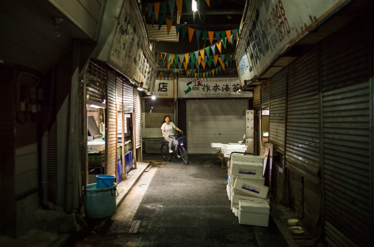 The colours and quiet moments of a traditional Japanese market