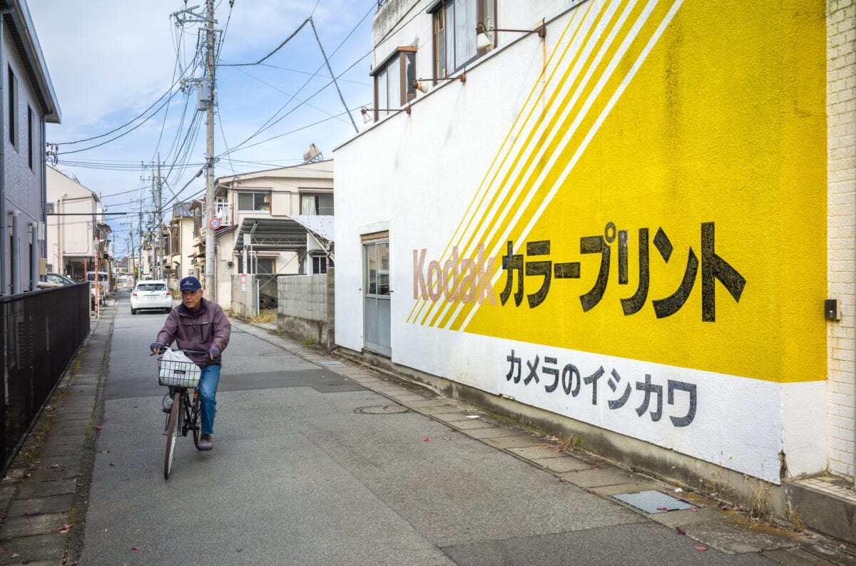 Quiet scenes from the similarly quiet side of a Japanese city