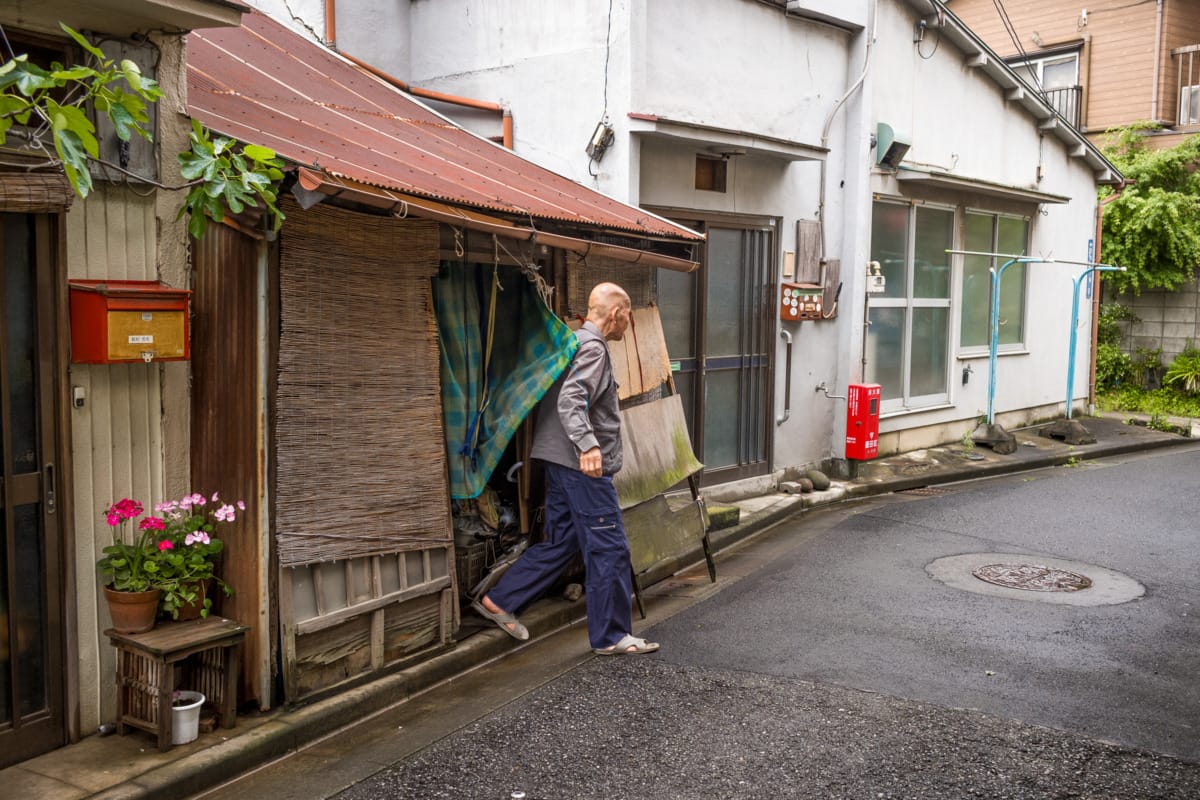 The life of a truly ramshackle Tokyo house and its owner