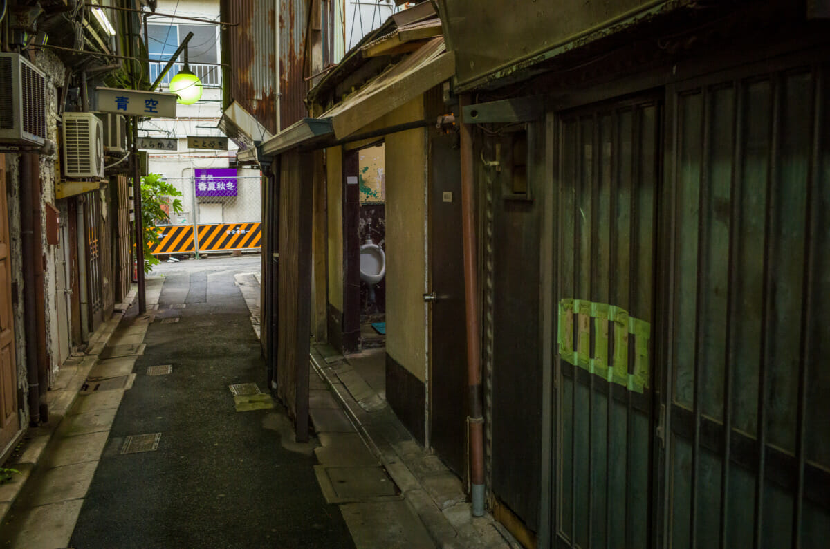 the demolition of Tateishi's drinking alleyways