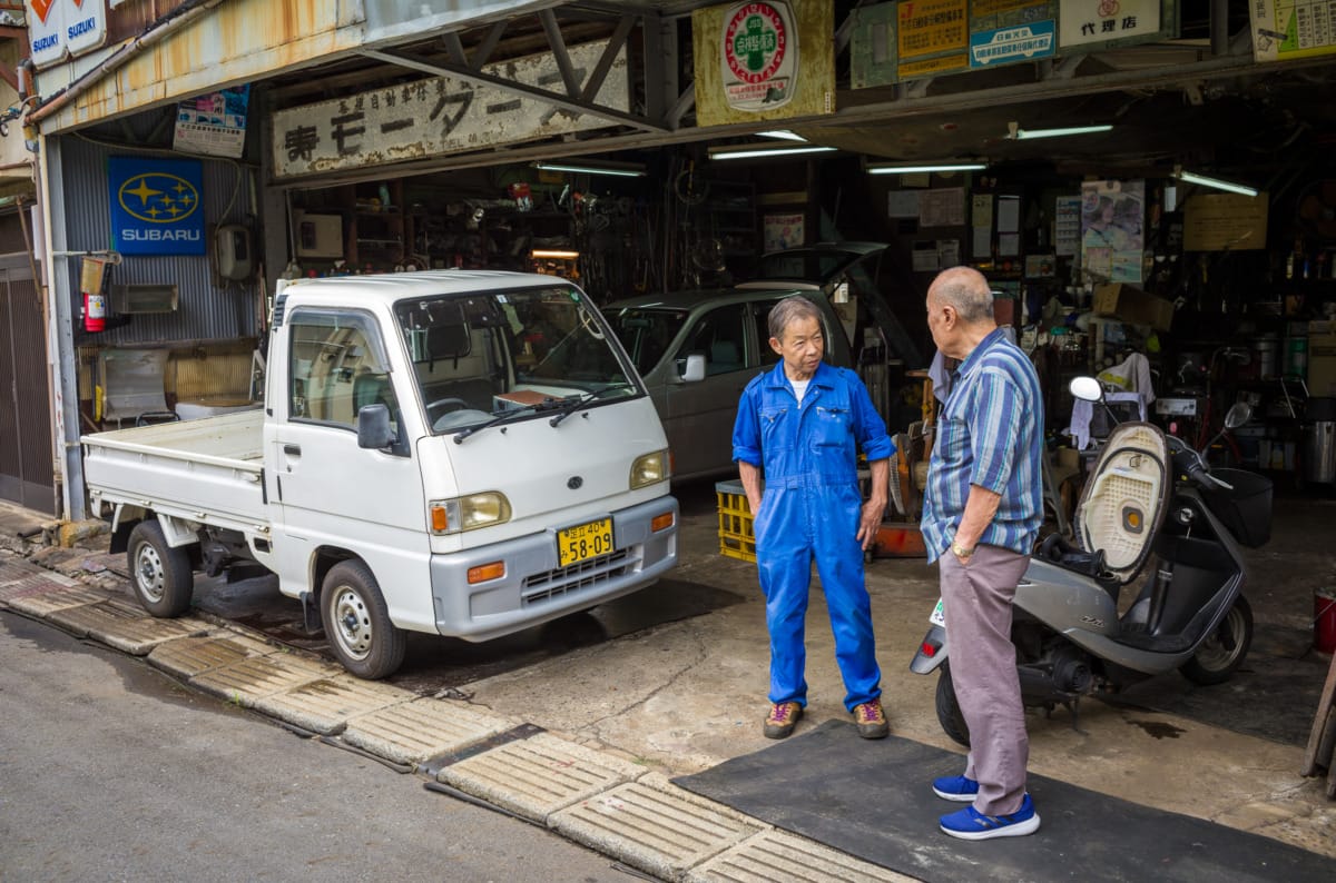 The simple pleasure of old Tokyo scenes and personalities