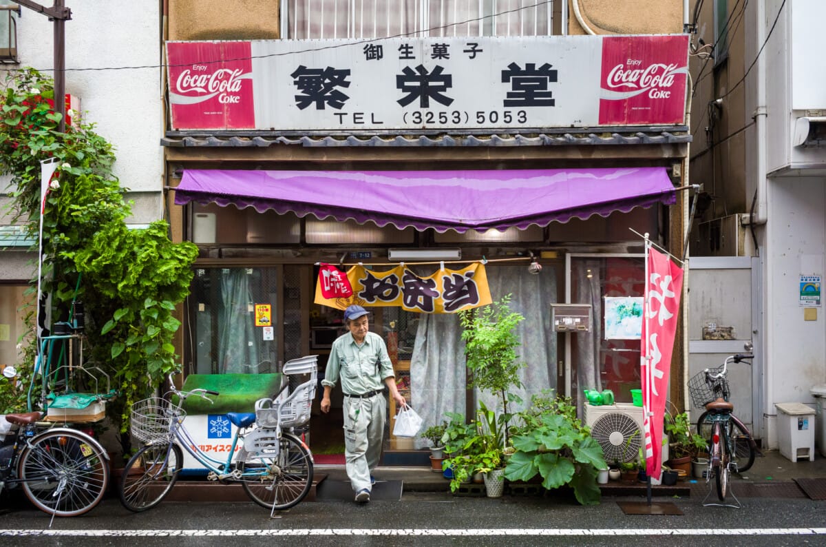 The varied sights of a rainy Tokyo walk